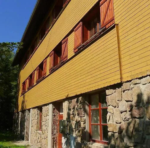 Ξενοδοχείο με διαμερίσματα Medorhof & Events At Chalet Medor *